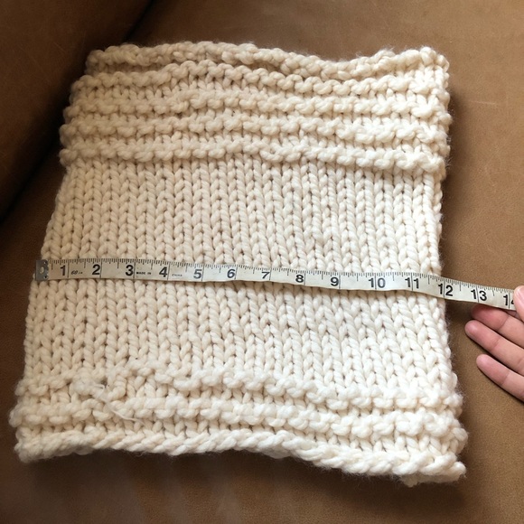 Hand knit cream cowl scarf wrap - Picture 5 of 6